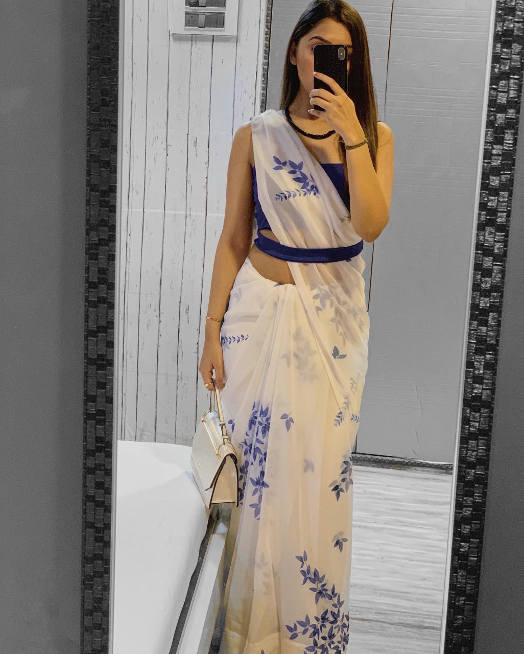 FlexFeb Elegant White Georgette Saree with Blue Floral Print & Velvet Belt – Lightweight Partywear Drape
