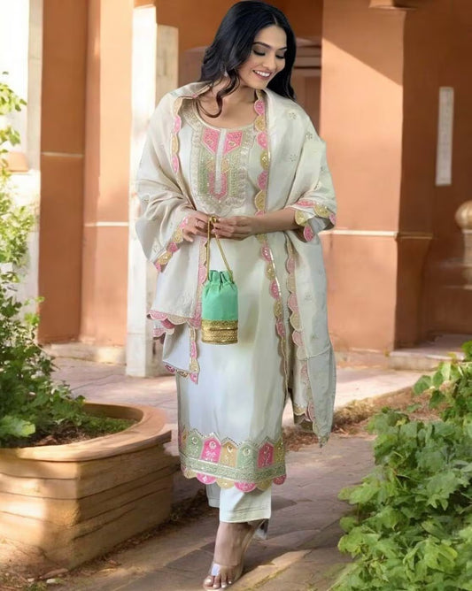 White Muslin Embroidered Suit Set – Elegant 3-Piece Outfit for Festive & Ethnic Wear