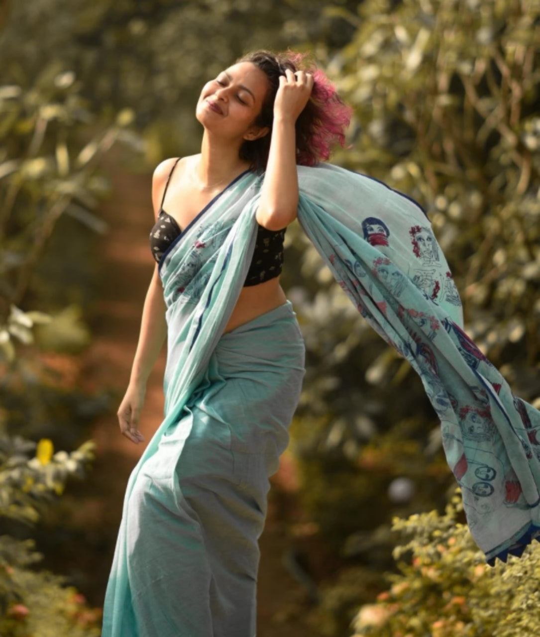 FlexFeb Soft Printed Linen Saree with Blouse Piece – Aqua Blue Casual Wear Saree with Artistic Pallu Design