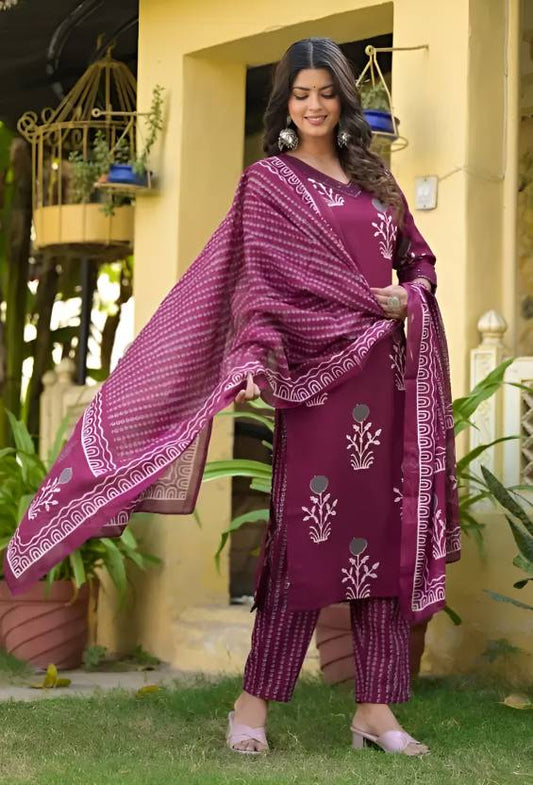 Elegant Rama Shade Cotton Suit Set – 3-Piece Embroidered Ethnic Wear for Women