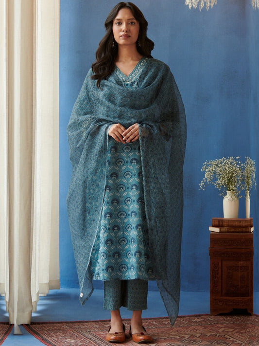 FlexFeb Elegant Sky Blue Cotton 3-Piece Suit Set for Women Printed Kurta with Coordinated Pants & Dupatta Lightweight Summer Ethnic Wear