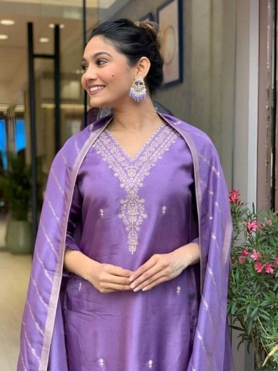 FlexFeb Elegant & Attractive Viscose Rayon Blue 3-Piece Suit Set – Premium Lavender-Toned Ethnic Wear for Festive Glam and Sophisticated Daily Looks