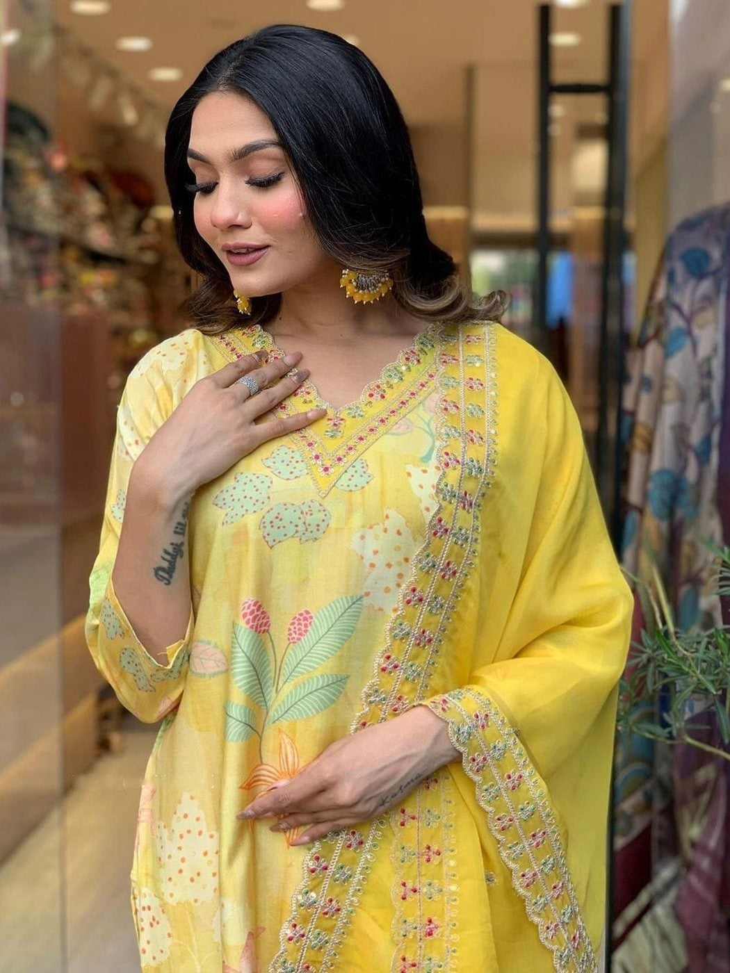 FlexFeb Radiant Rayon Yellow Lemon 3-Piece Suit Set – Elegant Floral Ethnic Wear for a Refreshing Day Look