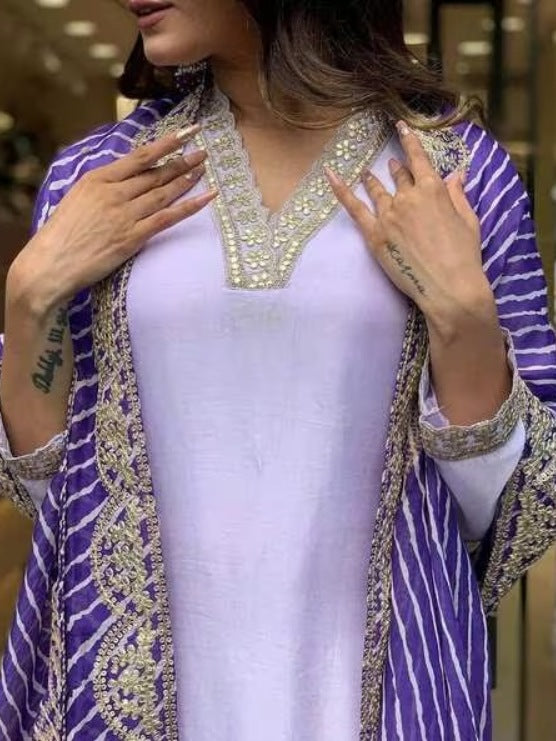 FlexFeb Elegant Lavender Cotton Blend 3-Piece Suit Set – Stunning Traditional Ensemble with Rich Velvet Dupatta and Embellished Borders